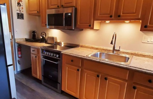 Kaunakakai House | Ocean View Suite: with Seating Area and Balcony! Pet-friendly, Outdoor Pool!