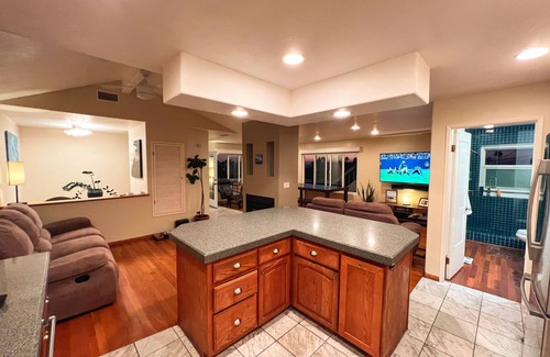 Ocean Beach House | Ocean View Sunset Cliffs Luxury Home w/Panoramic Roof Deck, Hot Tub & Fireplace
