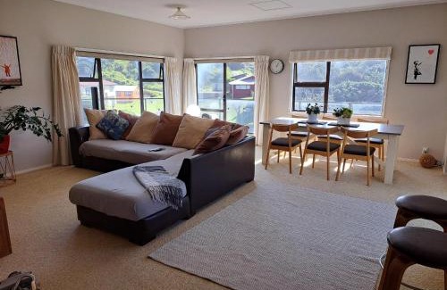 Baylys Beach House | Ocean View Terrace