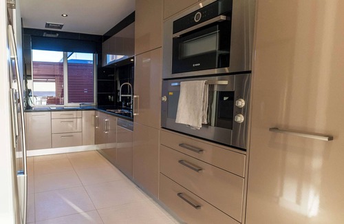 Brighton House | Ocean View Villa with Pool, Spa & Cinema