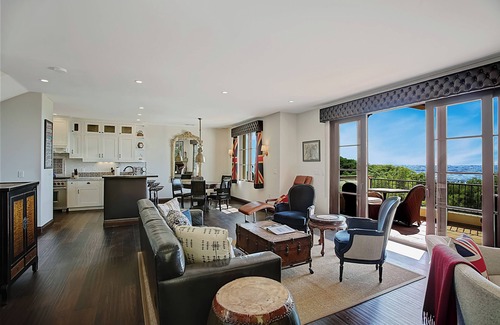 The Mesa House | Ocean View Villa - exceptional ocean views, A/C, centrally located to beach & downtown