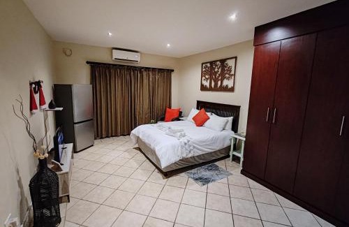 Port Edward Apartment | Ocean View Villas F10