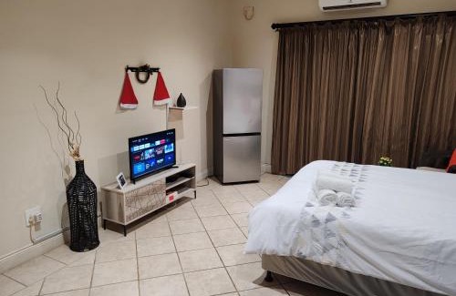 Port Edward Apartment | Ocean View Villas F10