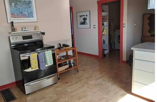 Powell River House | Ocean view walkable character homen