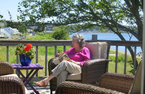 Portsmouth House | Ocean View Waterfront Vacation Getaway