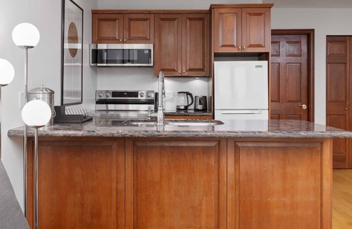 West Vancouver House | Ocean view1 BR vacation suite