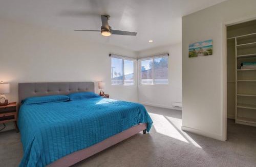 Village of La Jolla House | ocean views 3 blocks to beach AC downstairs