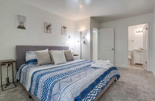 Village of La Jolla House | ocean views 3 blocks to beach AC downstairs