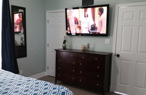 Galveston House | --OCEAN VIEWS ---3-MINUTE-WALK TO THE BEACH ---Near MOODY GARDENS -Schlitter Bahn -Pleasure Pier -Fishing Pier