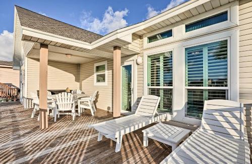 Isla Del Sol House | Ocean Views and 2 Decks Beach House in Galveston