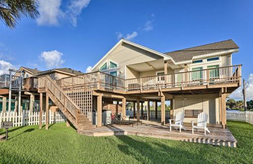 Isla Del Sol House | Ocean Views and 2 Decks Beach House in Galveston