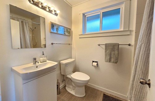 Chemainus House | Ocean Views Beachfront in Ladysmith/Saltair!