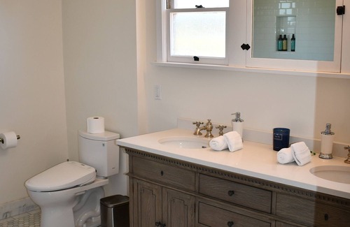 Upper East House | Ocean Views by The Mission and State St