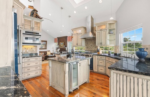 Mystic Hills House | OCEAN VIEWS FROM EVERY ROOM IN THIS LIGHT AND BRIGHT FAMILY RETREAT