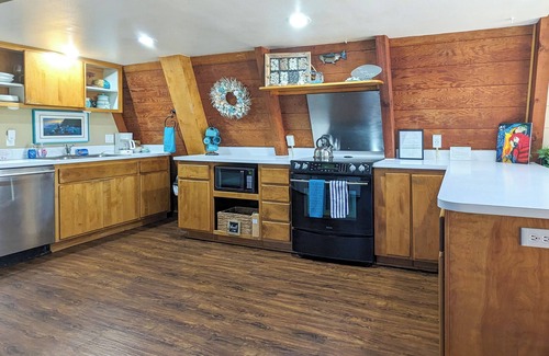 Bandon House | Ocean views from the first and second floors. Located on the bluff on Beach Loop