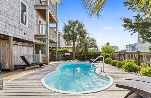 Ocean Isle Beach House | Ocean Views I Sleeps 12 I Walk to Beach I Pool