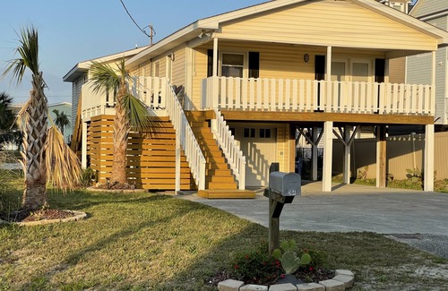North Myrtle Beach Cottage | Ocean Views Private Pool with outdoor kitchen