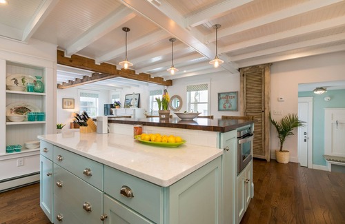 Loveitts Field House | OCEAN VIEWS, Rooftop Deck, HOT TUB, new back deck! 3-min walk to Willard Beach