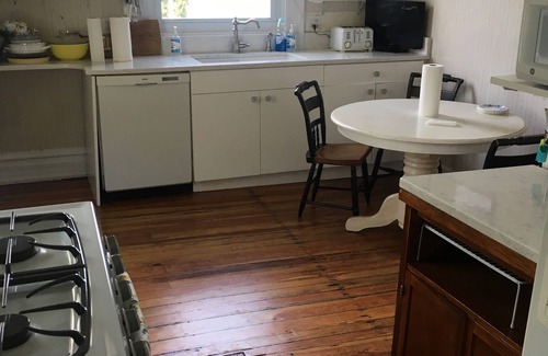 Sea Girt House | Ocean Views Sea Girt- Private suite, walk to beach