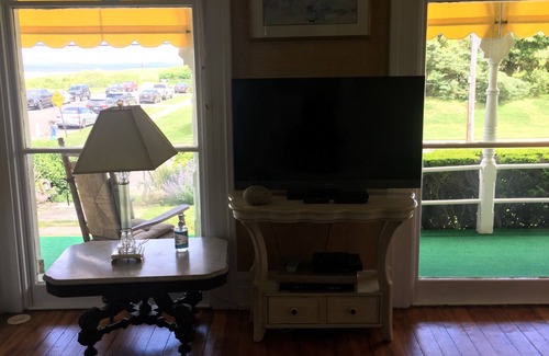 Sea Girt House | Ocean Views Sea Girt- Private suite, walk to beach
