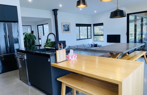 Lower Snug House | Ocean views, spacious & private, hot hub