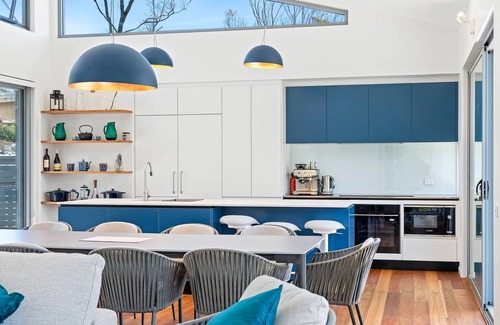 Rosedale House | Ocean Views, Steps to Beach & WiFi | Yowani House