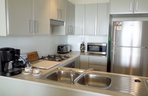 The Entrance Apartment | Ocean Views, SUNDRIFT- Unit 26