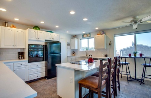 Yachats House | Ocean Views & Tide Pool Access! Dog Friendly! Yachats!