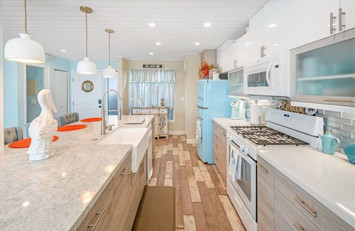 Del Mar House | Ocean views, walk to town - The Shell Shack - New Listing