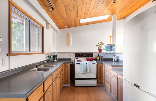 Salt Spring Island Cabin | Ocean Vista in The woods a cozy cabin located in Salt Spring.