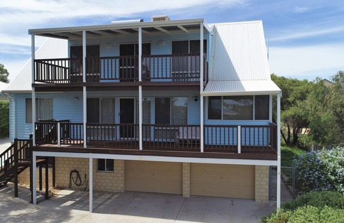 Guilderton House | Ocean Vista - Large modern home with ocean views