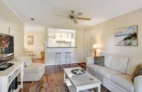 Demere Park Condo | Ocean Walk Beautiful Ground Floor Lake View Condo!