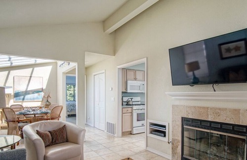 Lighthouse District Condo | Ocean Wave A - Monterey Condo - Oceanview Cannery Row