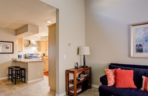 Lighthouse District Condo | Ocean Wave B - Monterey Condo - Oceanview Cannery Row