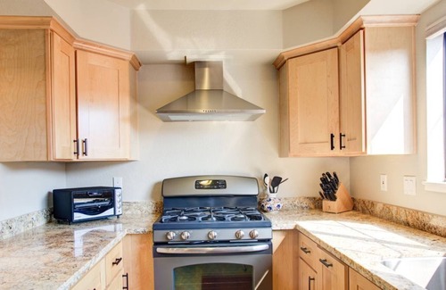 Lighthouse District Condo | Ocean Wave B - Monterey Condo - Oceanview Cannery Row