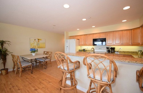 Indian Rocks Beach Condo | Ocean Way Beach Front Unit 201 2/2 Bedroom & Bath/Free wifi/Parking/Free Beach equipment