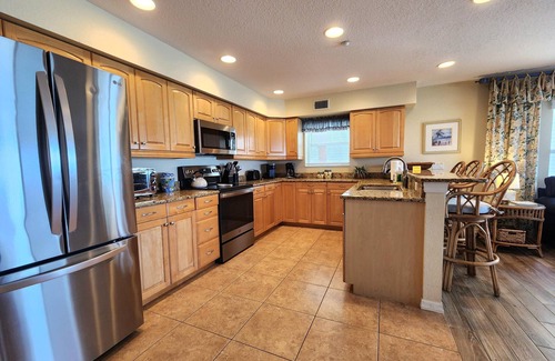 Indian Rocks Beach Condo | Ocean Way Beach Front Unit 201 2/2 Bedroom & Bath/Free wifi/Parking/Free Beach equipment