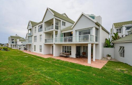 Pollok Beach Apartment | Ocean Whisper At 42