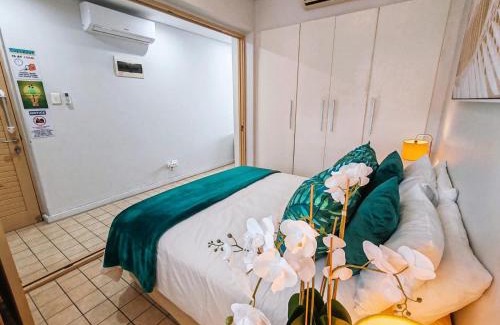 Durban Point Apartment | OCEAN WHISPER I - Back up power, 2 Adults & 2 Kids, Sea facing