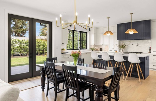 Cordova Bay House | Ocean Whisper Retreat