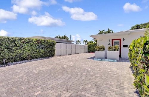 Poinsettia Heights Cottage | Oceana @ Casa Del Sol