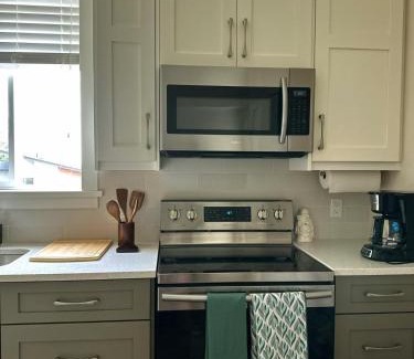 Colwood Apartment | Oceana Retreat Cozy 1BR with Outdoor Oasis