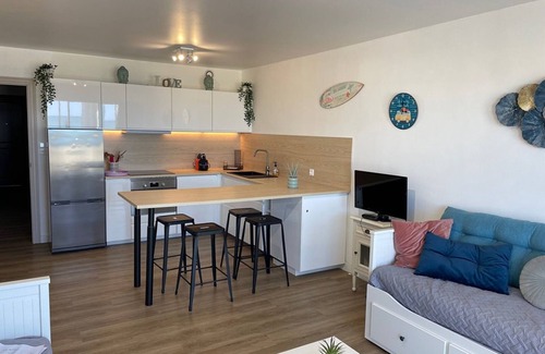 Vieux-Boucau-les-Bains Apartment | Oceanfront T2 Apartment - Sleeps 4 - Terrace & Veranda - Perfect for Families & Friends