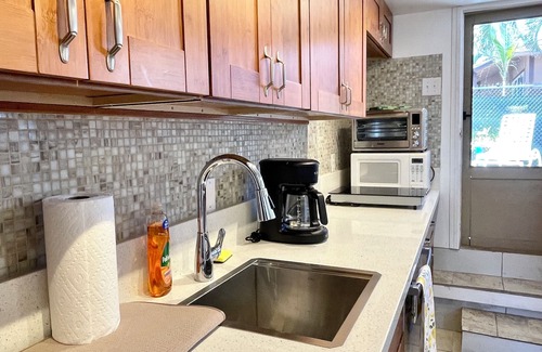 Ewa House | OceanFront 1 bedroom 1 bath. Free parking, WiFi