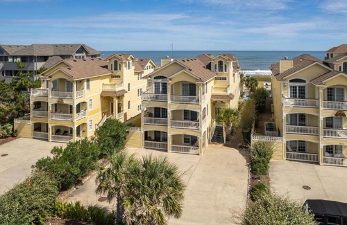 Kill Devil Hills House | OCEANFRONT, 11 BRs, Pool, Theater Rm, Elev, Game Rm, KD2, Grande Luxxe