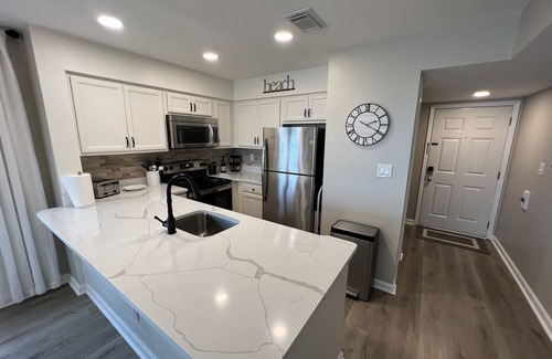 Surfside Beach Condo | OCEANFRONT 2 BD, 2.5 BTH in SURFSIDE!