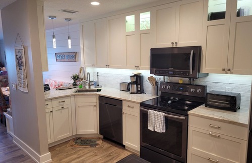 Crescent Beach Condo | Oceanfront 2 Bedroom Townhouse Summerhouse 303