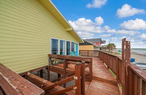 Surfside Beach House | Oceanfront 2BR Cottage w Sunsets Views Comfy and Pet and Family Friendly