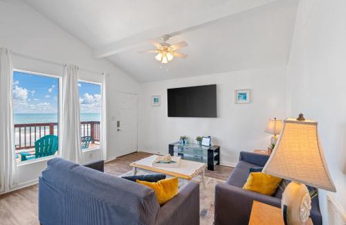 Surfside Beach House | Oceanfront 2BR Cottage w Sunsets Views Comfy and Pet and Family Friendly