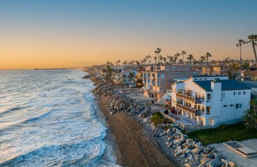 South Oceanside House | Oceanfront 3-unit complex - Private Deck - BBQ